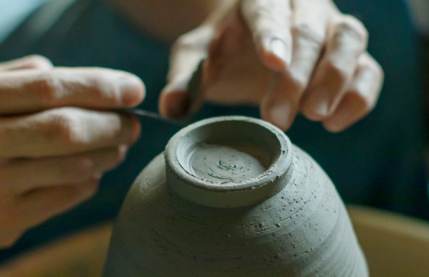 陶器と磁器の違いとは?原料の違いと選ぶポイントを徹底解説