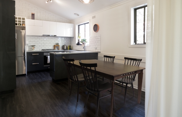 無垢材・集成材・突板・化粧板・セラミックを比較|ダイニングテーブル素材別の選び方