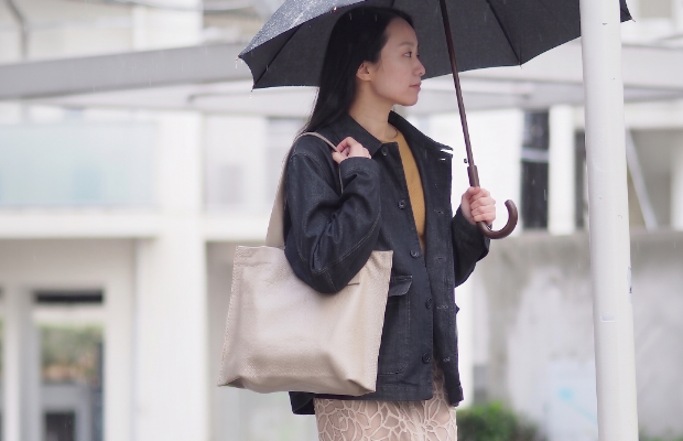 雨の日も安心！撥水・防水バッグ特集｜梅雨〜夏の通勤にも便利